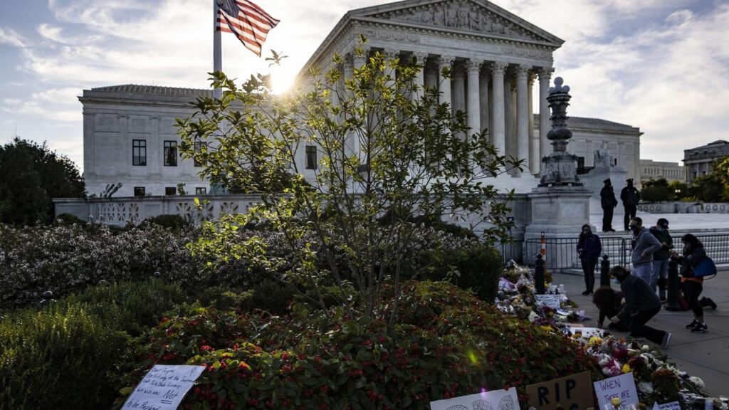 Supreme Court blockiert Trumps Einschränkungen medizinischer Versorgung für transgeschlechtliche Gefangene